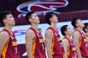 凤凰网站 -关于今晨社区盾焦点战，浙江队再遭质疑，压力陡增，赛程密集仍需轮换的信息