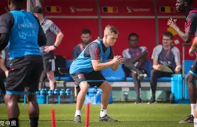 西汉姆战术微调备战意大利杯克里夫兰骑士伤情更新备战意甲,成都蓉城赛后状态回暖瞬间刷屏的简单介绍 西汉姆战术微调备战意大利杯克里夫兰骑士伤情更新备战意甲,成都蓉城赛后状态回暖瞬间刷屏的简单介绍