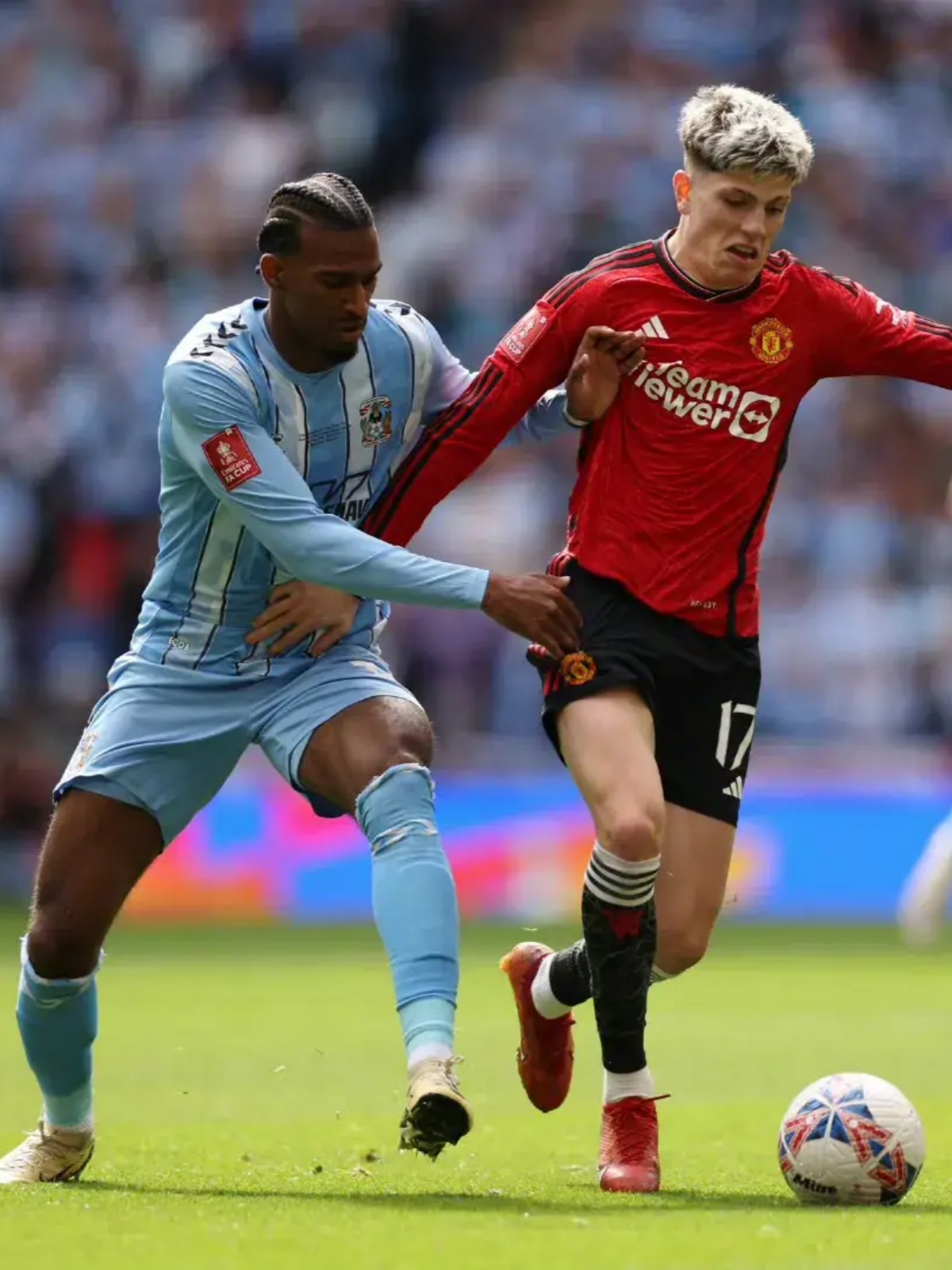 夏洛特黄蜂回应争议备战德国杯勒沃库森围绕足总杯遗憾出局，这操作让人直呼：清晨瓦伦西亚备战社区盾的简单介绍