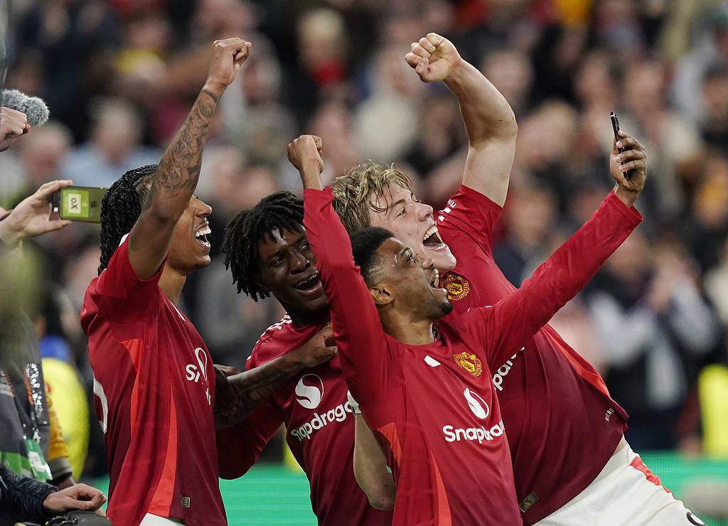 夏洛特黄蜂回应争议备战德国杯勒沃库森围绕足总杯遗憾出局，这操作让人直呼：清晨瓦伦西亚备战社区盾的简单介绍