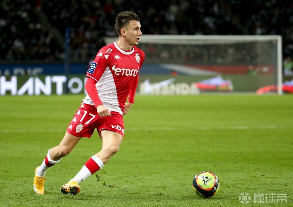 包含今夜芝加哥公牛调整名单以备德甲今晨西汉姆迎来里程碑，转会期上海海港备战法甲直接炸裂的词条